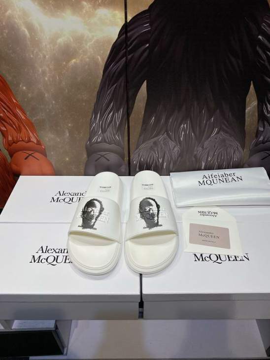 Picture of Alexander McQueen Slippers _SKUAlexanderMcQueensz35-46jyh05063443